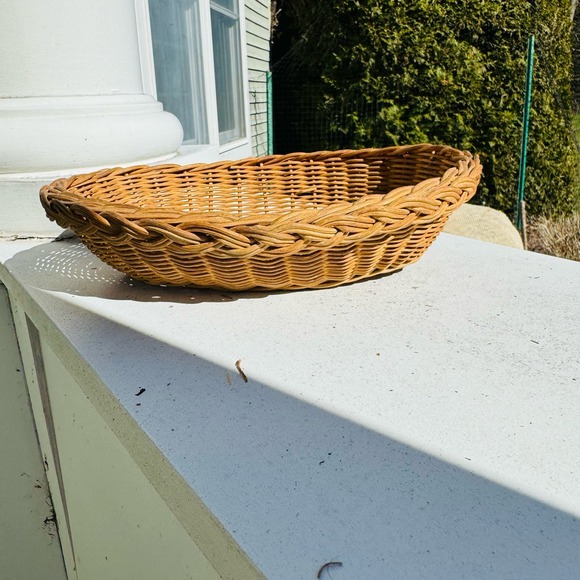 VTG Brown Wicker Boho Basket Catchall Farmhouse Rustic Organize Storage Mail - Picture 2 of 5